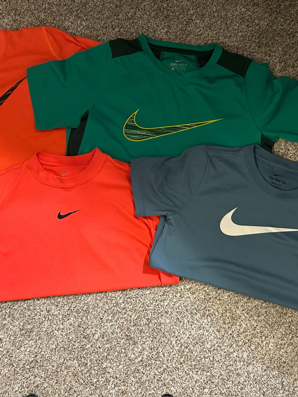 Like new- youth Dri-Fit Nike T shirt bundle